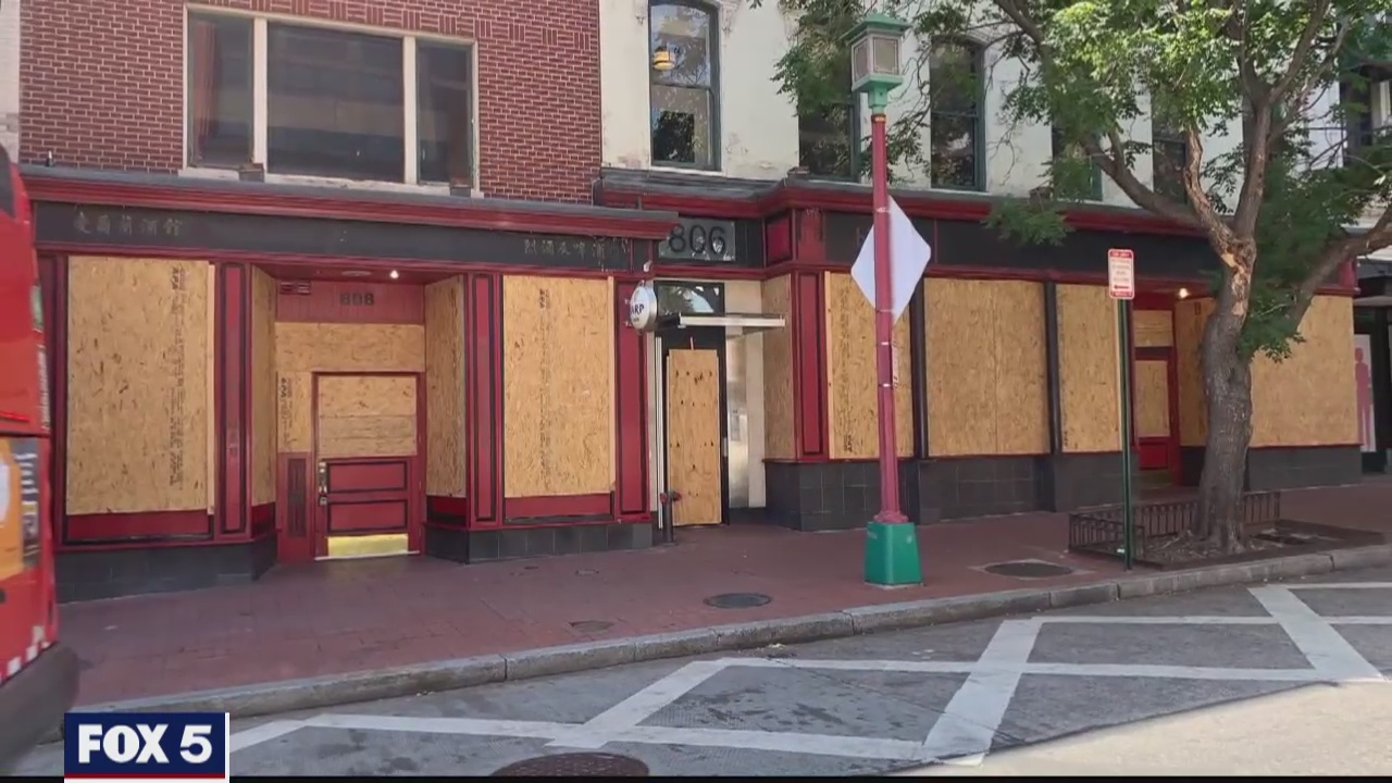 Pandemic fallout: 1 in 4 restaurants expected to close