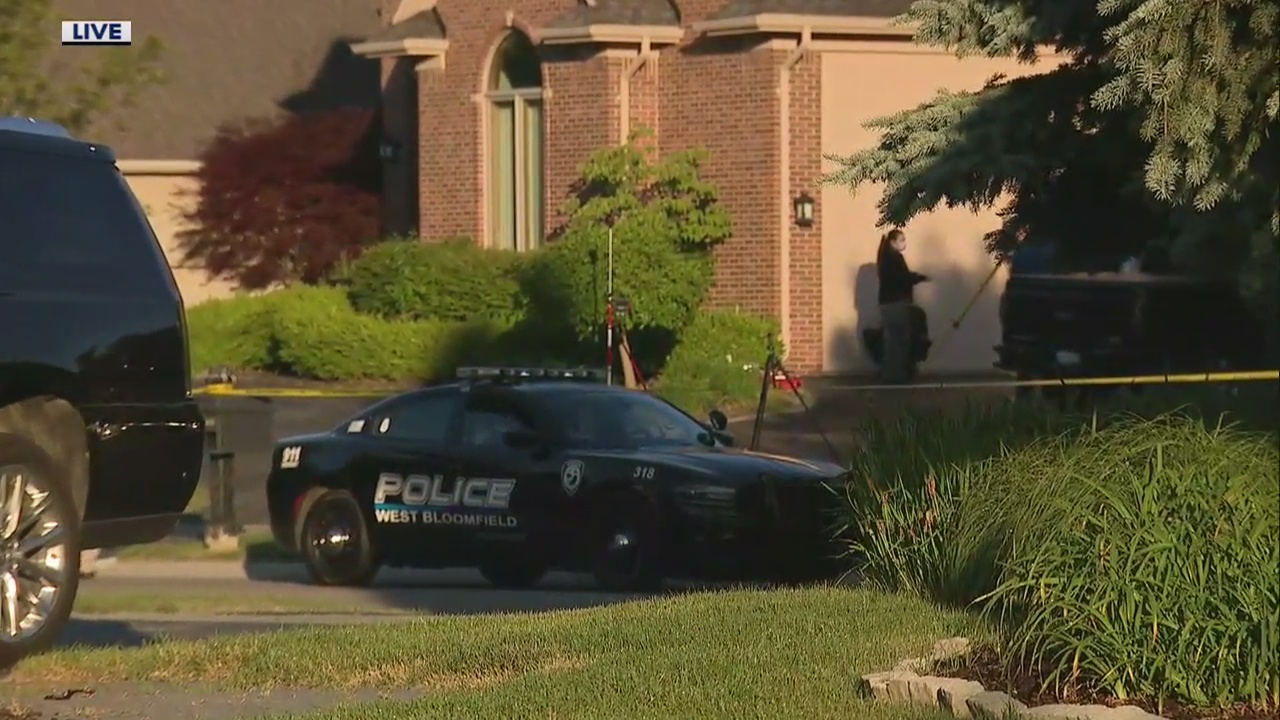 Police investigating deadly shooting in West Bloomfield neighborhood