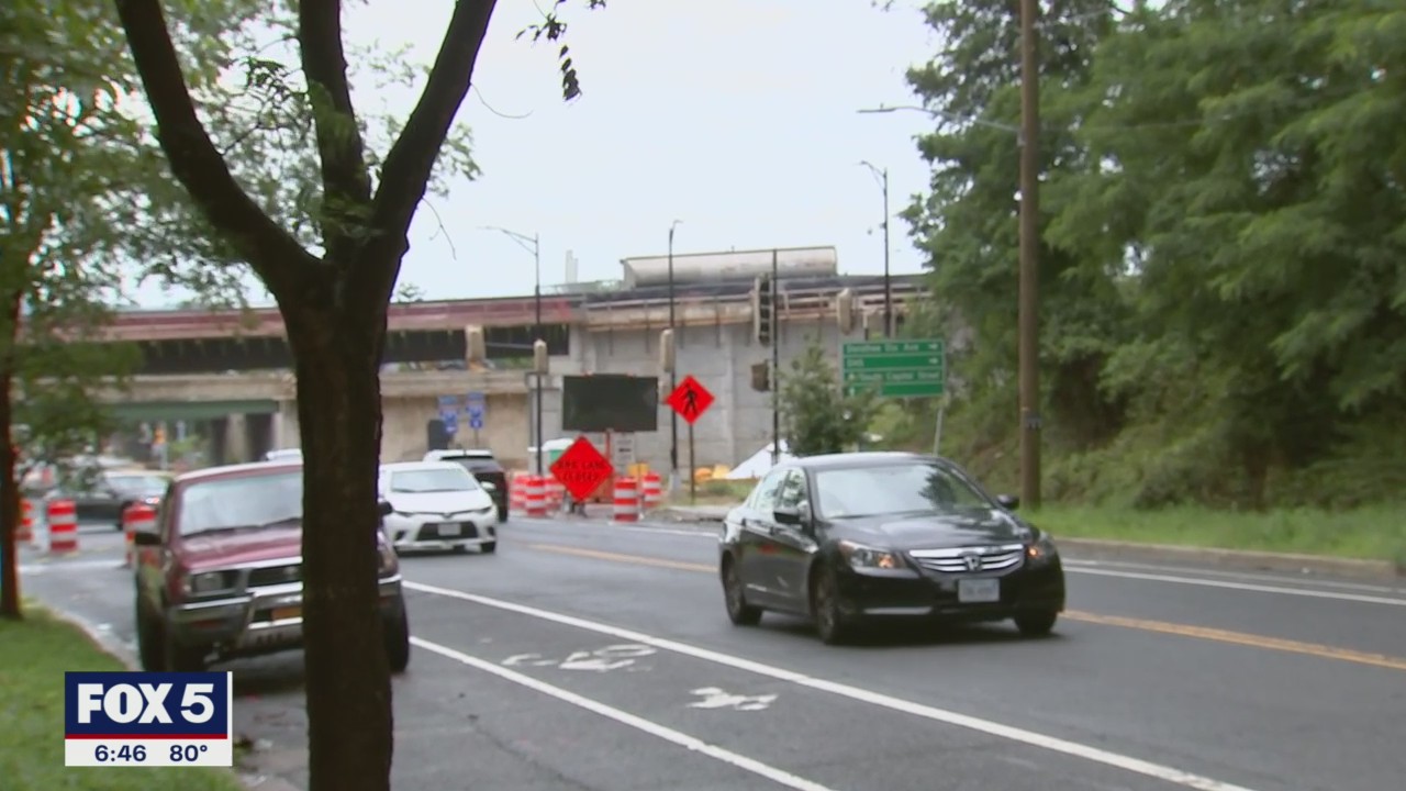 Several people report rocks being thrown at cars near Anacostia-Bolling