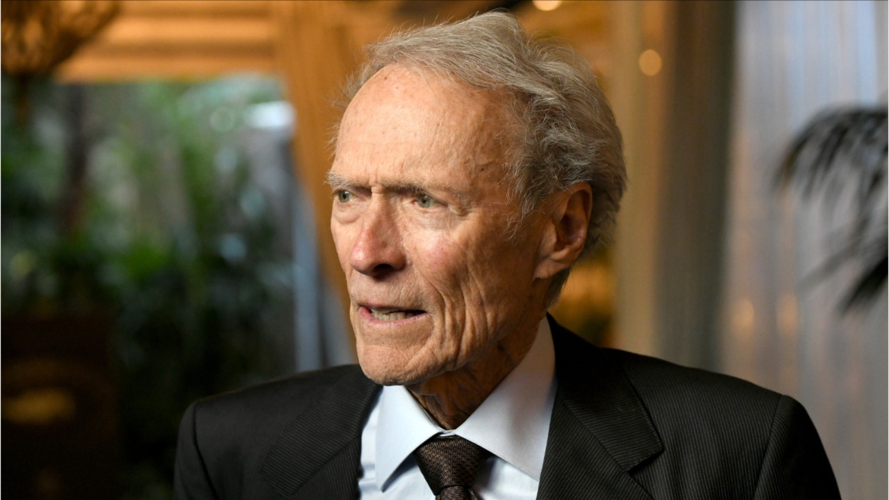 Clint Eastwood backs Mike Bloomberg