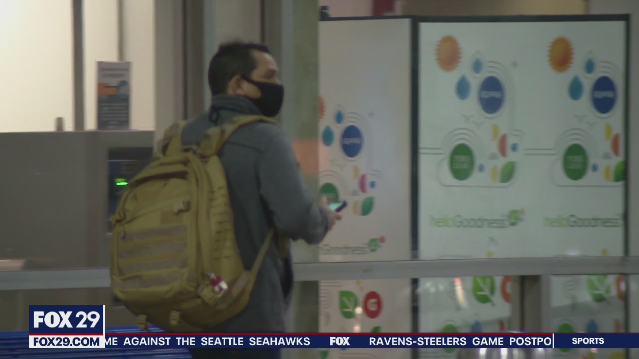 Holiday travelers brave pandemic despite warnings from health expert