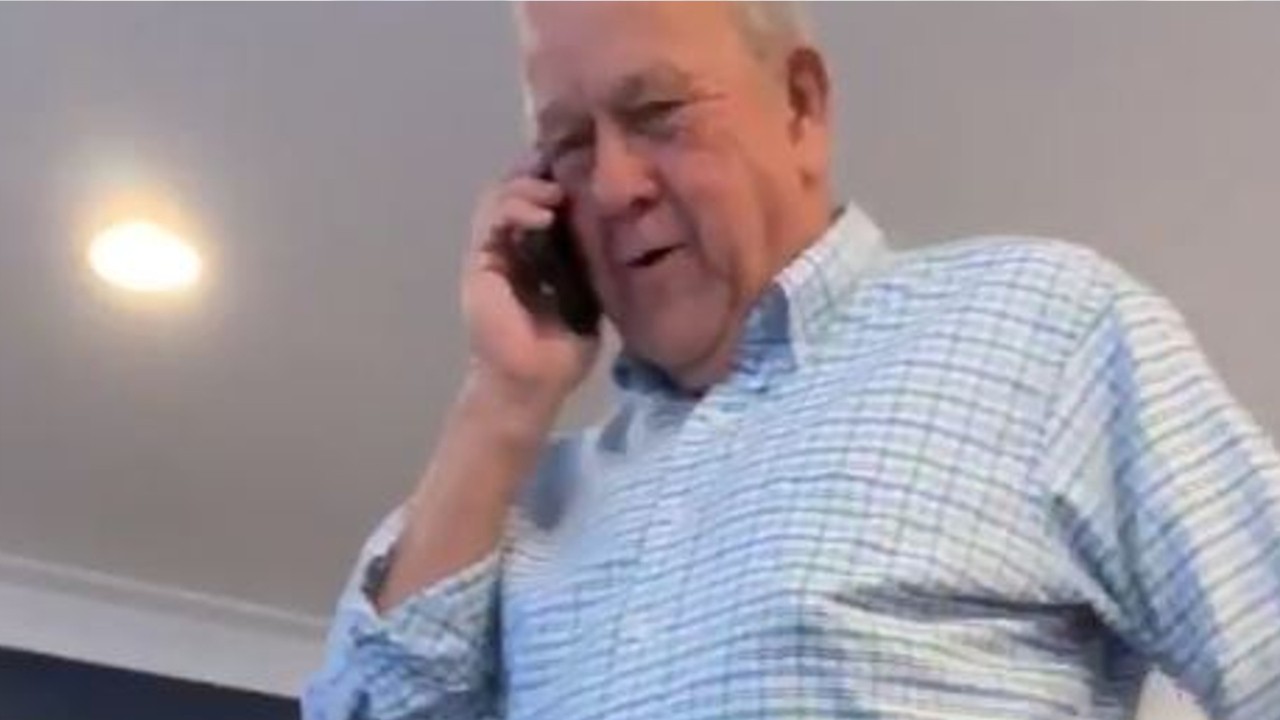 ‘Send me a selfie’: This grandpa asking his friends for selfies is the most wholesome thing ever