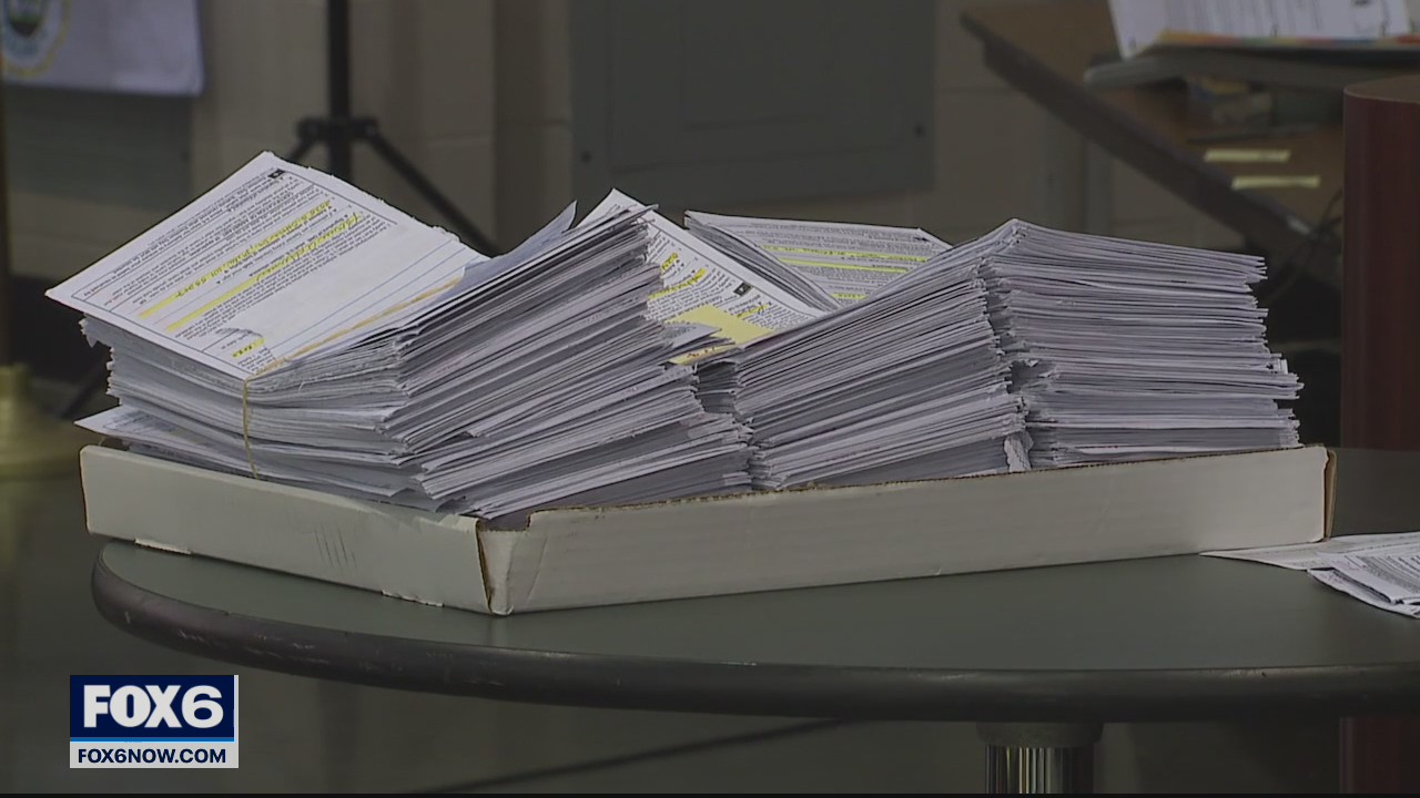 Nearly 400 uncounted ballots found in Wisconsin recount