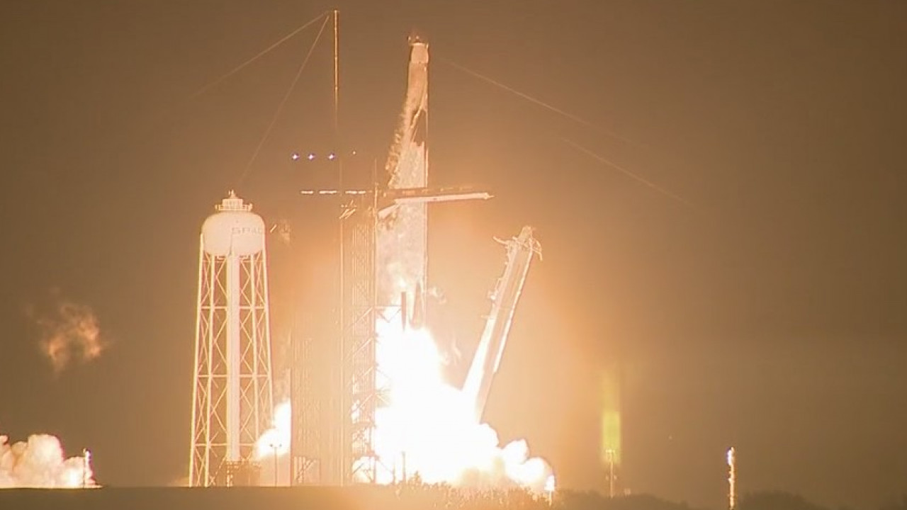 SpaceX launches four astronauts to the International Space Station