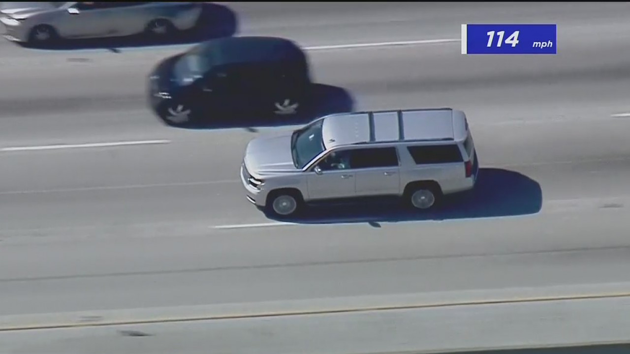LAPD searching for armed robbery suspects after high-speed pursuit