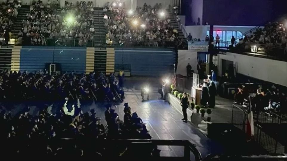 Anderson High School continues graduation amid power outage