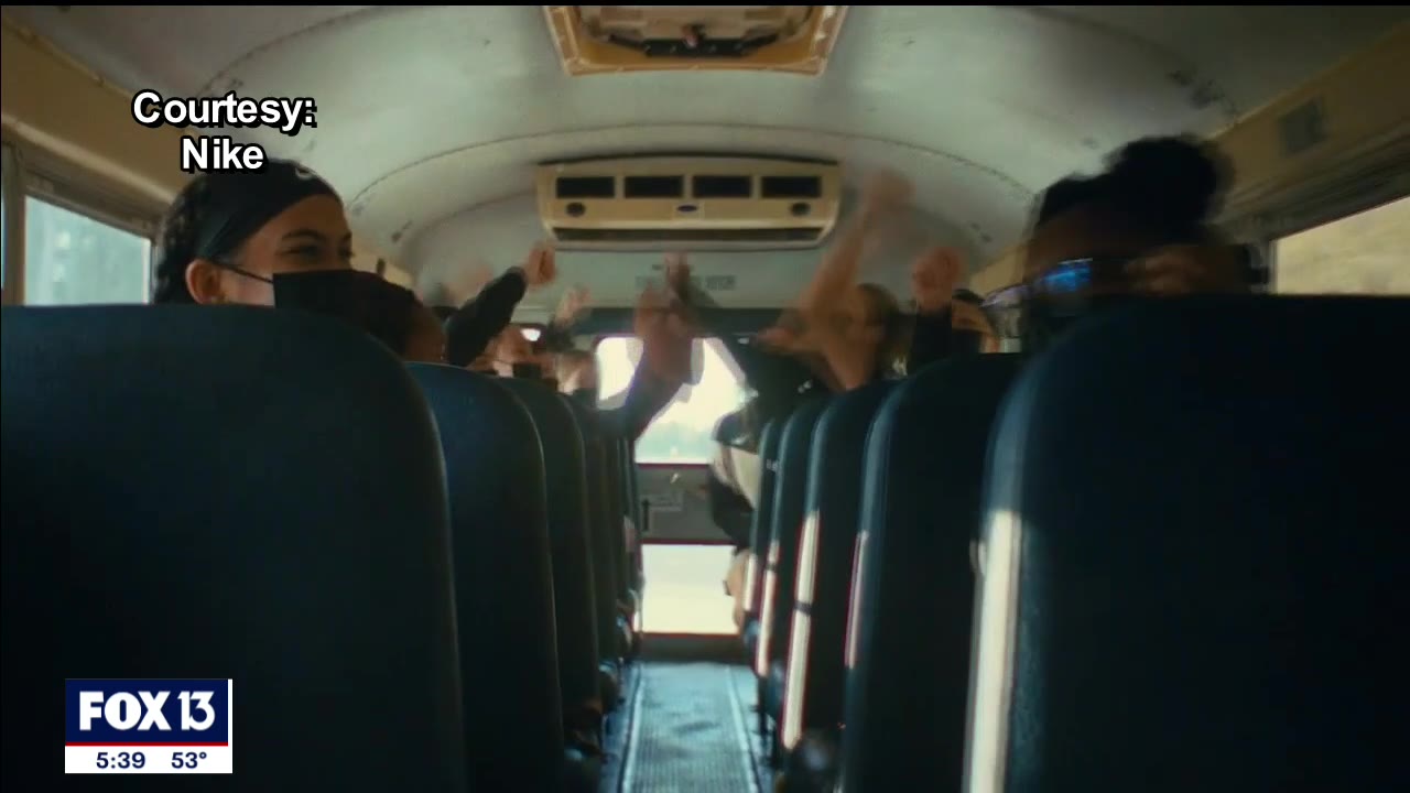 Nike ad features Robinson, Alonso High teams