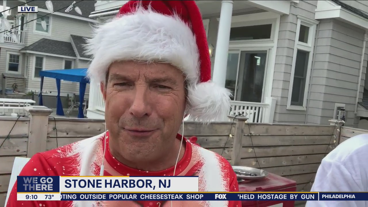 Bob gets ready for Christmas in July in Stone Harbor