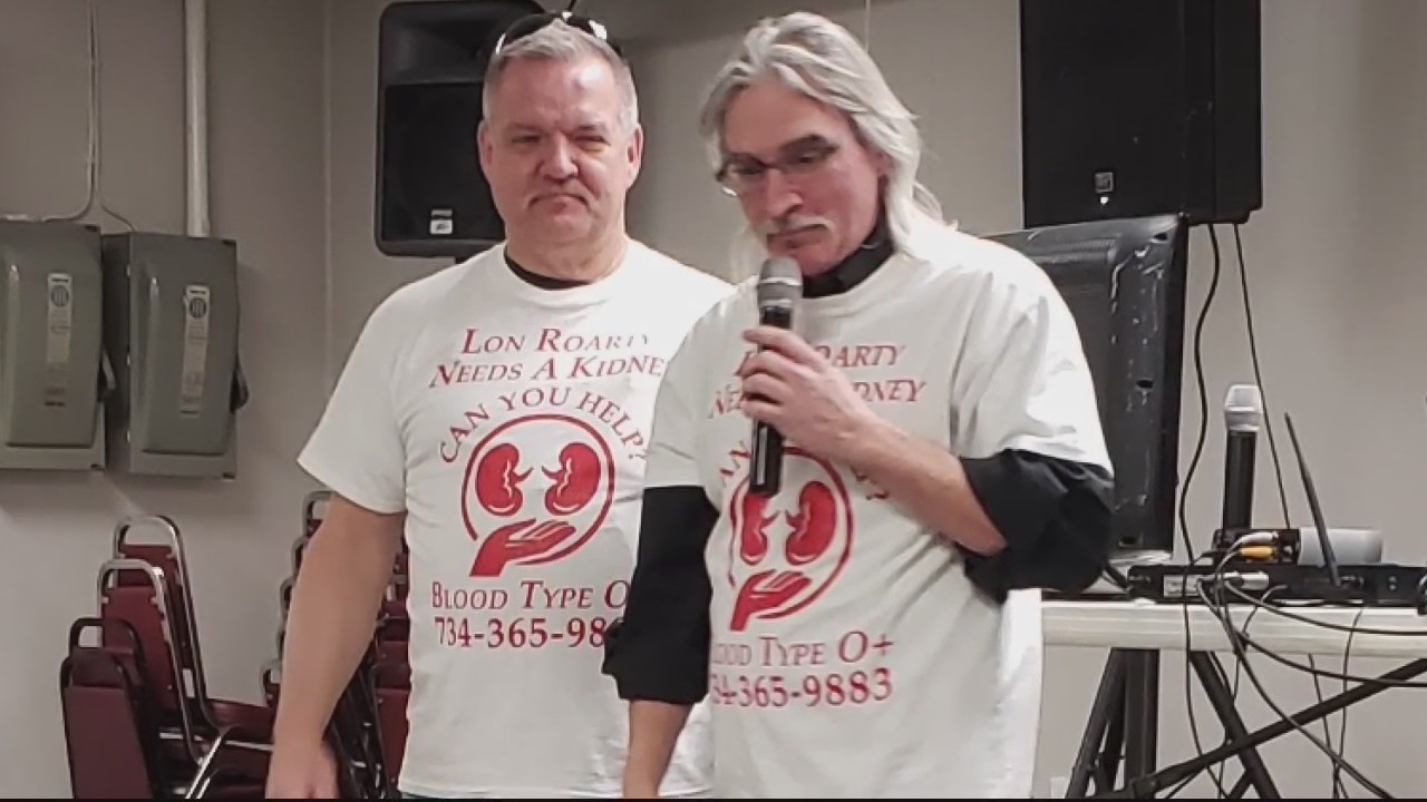 South Lyon man needs kidney, uses t-shirts to bring awareness to potential donor