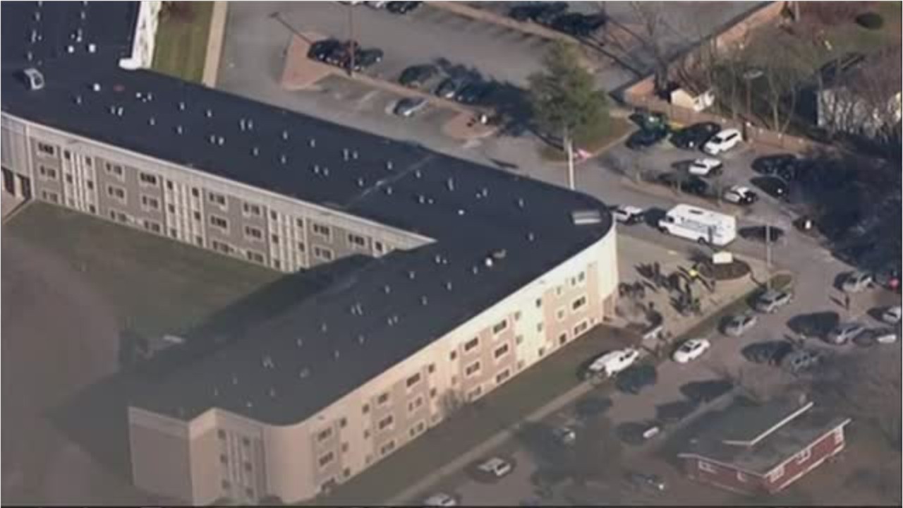 2 dead, including gunman, 2 others injured at Rhode Island housing complex shooting, police say
