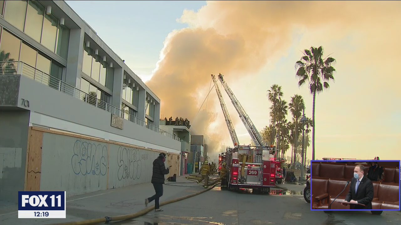 Crews extinguish massive blaze that sparked near Venice Beach shoreline