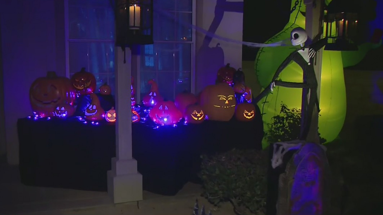 Santa Clarita allows trick-or-treating