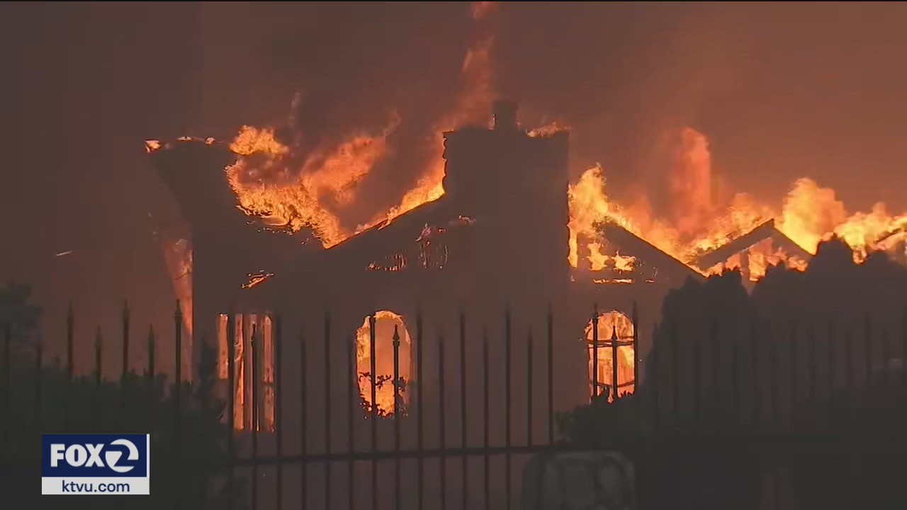Uncertain future: Officials try to safely evacuate residents from CZU Lightning Complex Fire