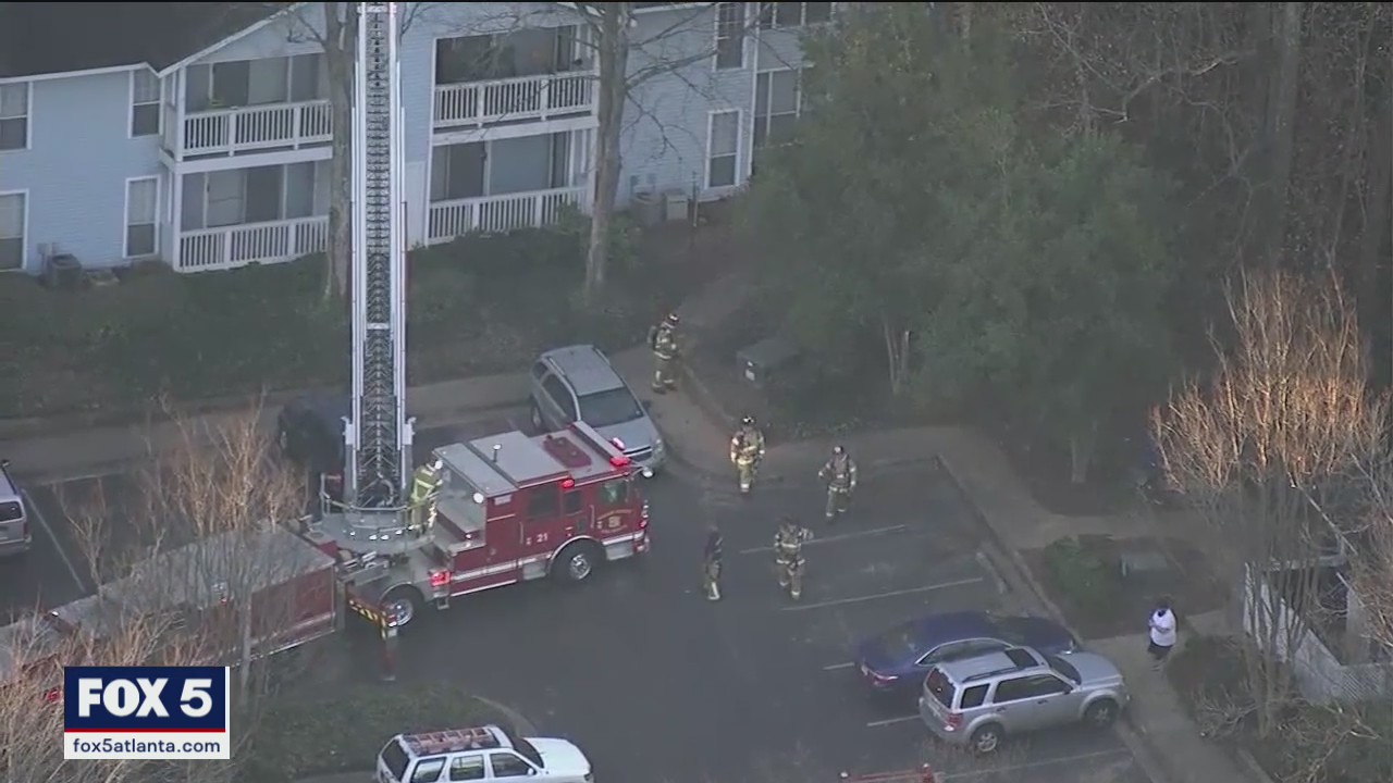 Gas explosion destroys apartments