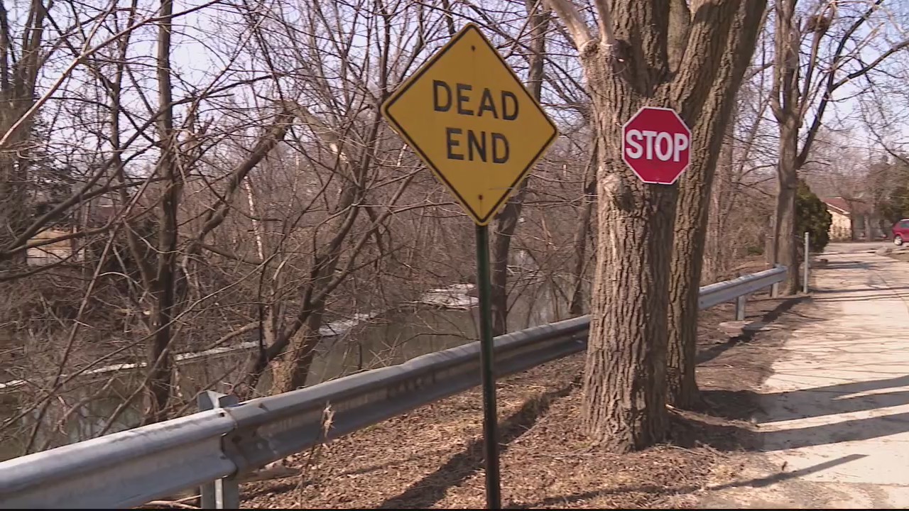 Dead newborn found in bag in Lincoln Park
