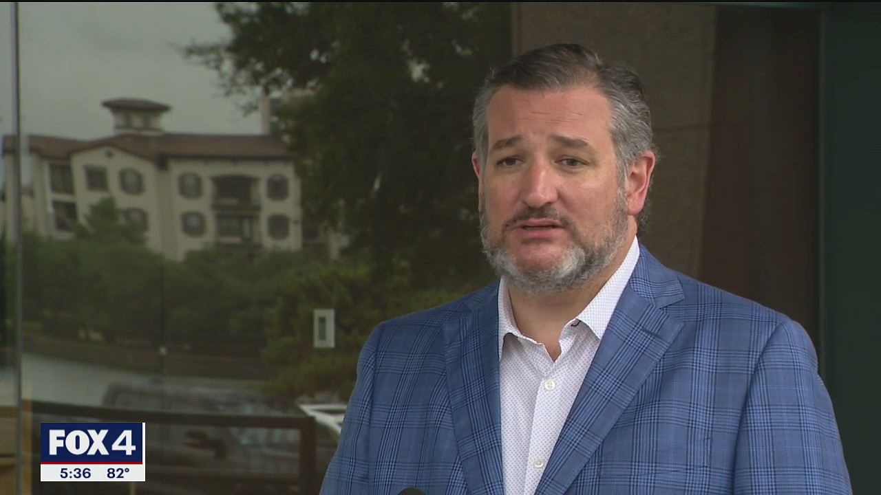 Sen. Ted Cruz stops in Irving to meet with newly-elected North Texas mayors