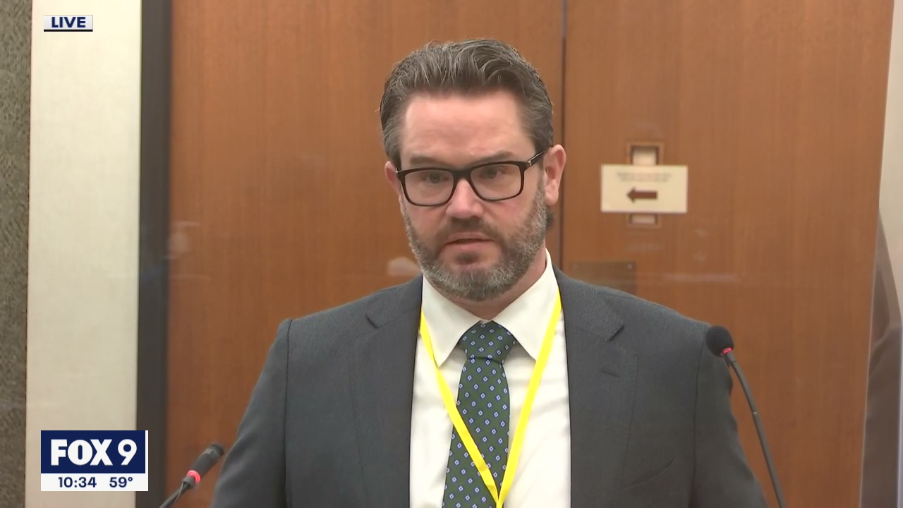 Defense attorney Eric Nelson cross-examines expert witness Sgt. Jody Stiger