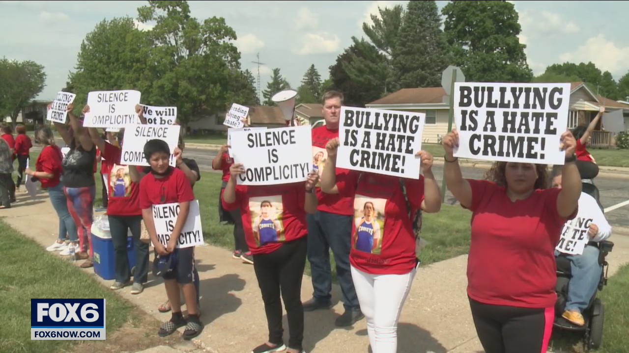 Group rallies against bullying in Walworth County