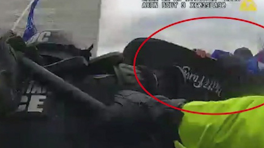 Feds: Man arrested, allegedly hit officer with skateboard during Capitol riot