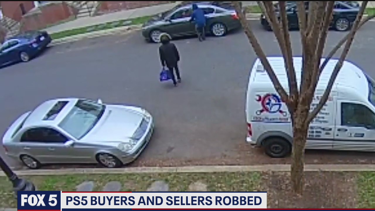 PS5 buyers and sellers robbed