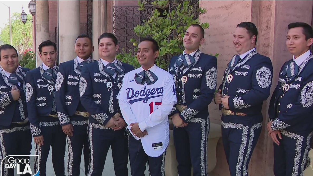 Grover Castro shares story behind Mariachi jacket exchange with Dodgers' Joe Kelly