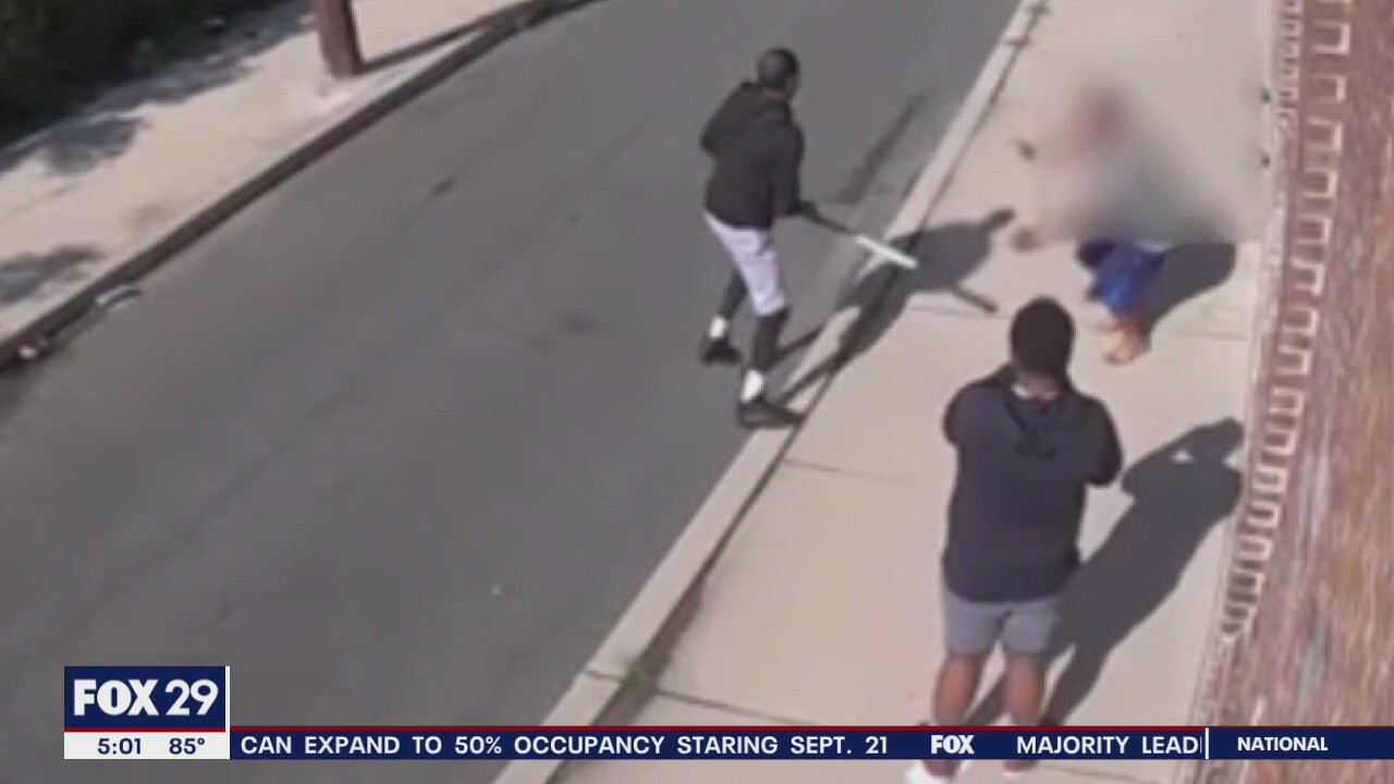 Video: Suspects sought after auto mechanic responding to call is beaten with bat