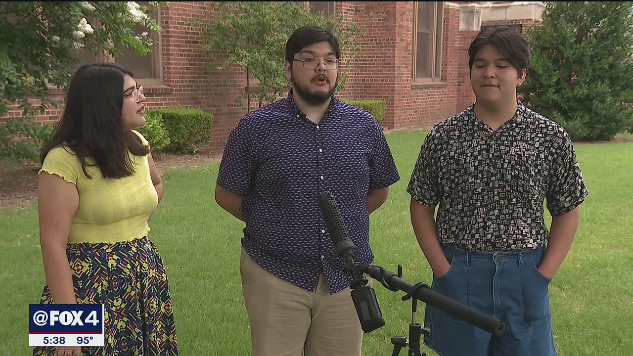 Dallas high school valedictorian becomes third sibling in his family to graduate top of class