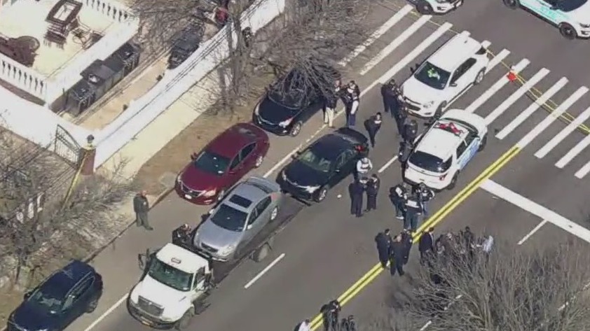 Body found in trunk in Queens