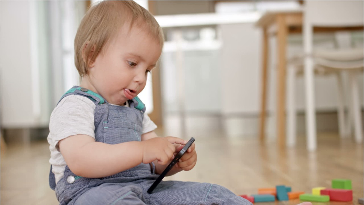More screen time for preschoolers linked to lower brain development, study says
