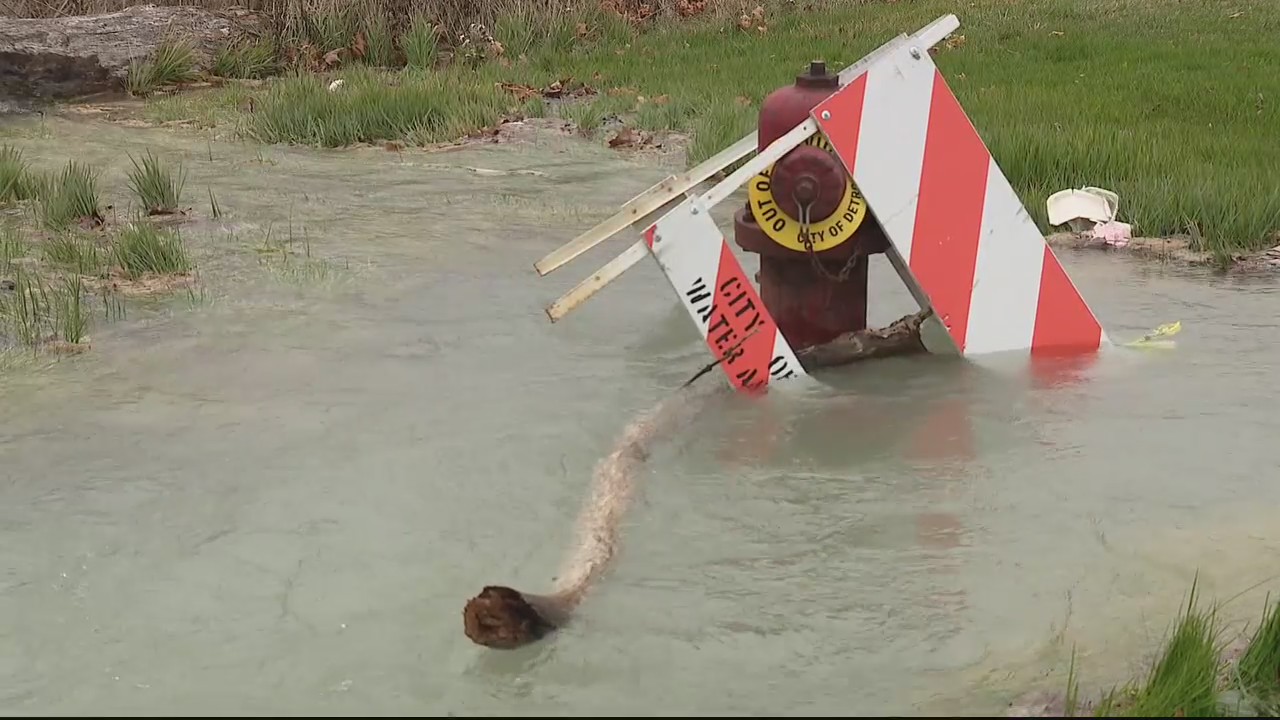 Broken fire hydrant finally addressed by city of Detroit with help from FOX 2