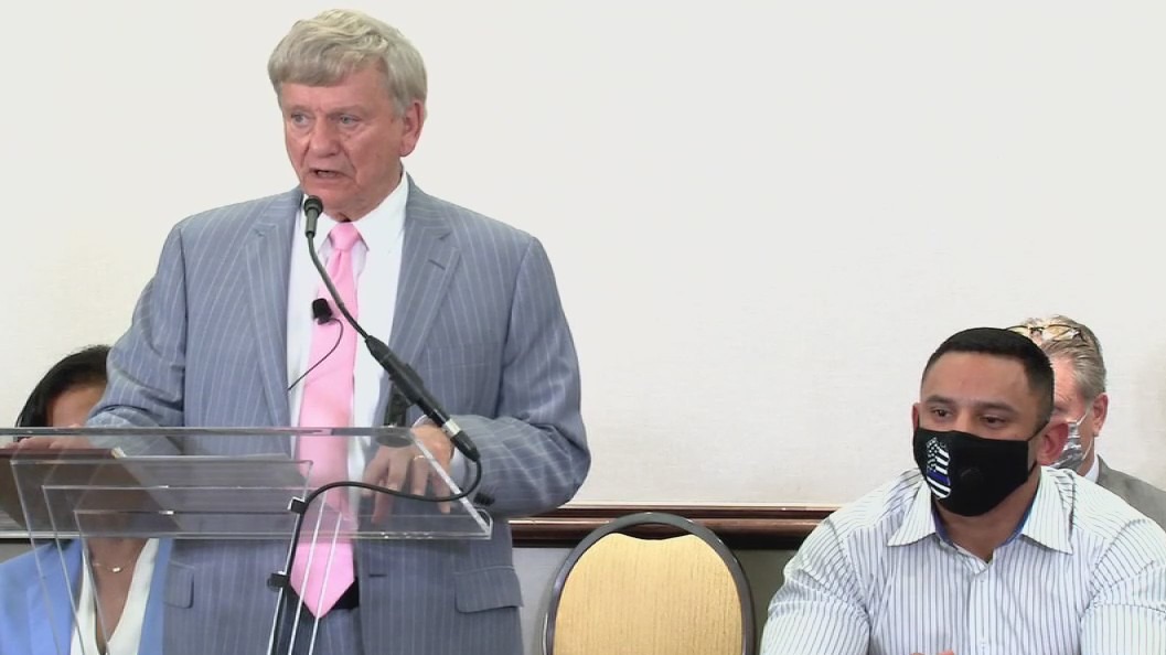 Attorney in Harding Street case speaks out on his behalf of officer charged