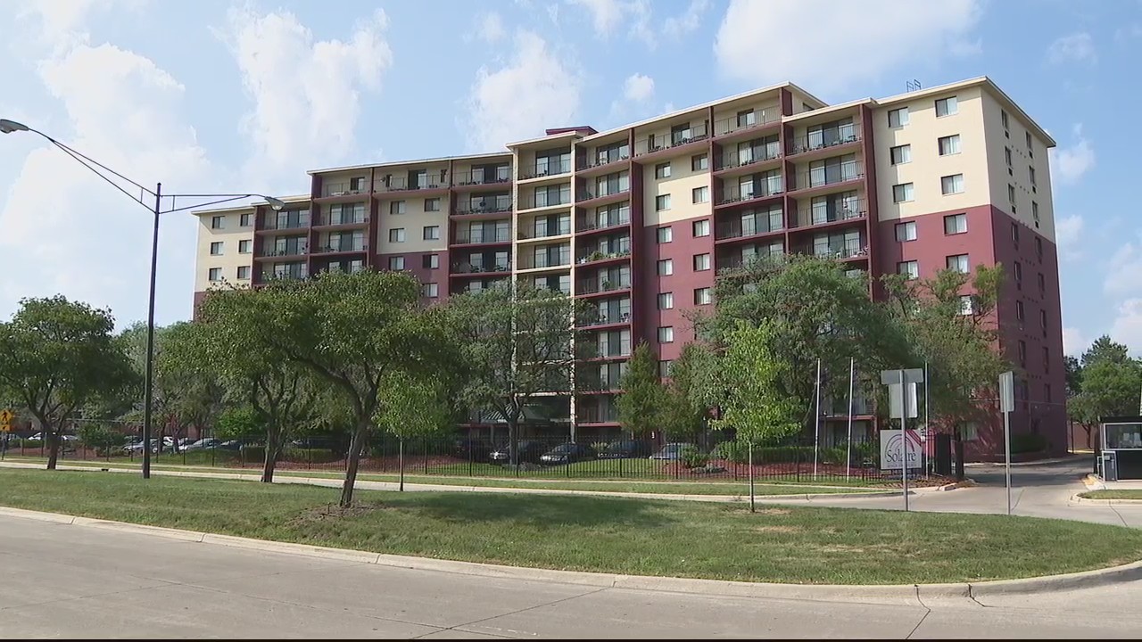 Southfield senior living complex without power amid sweltering heat