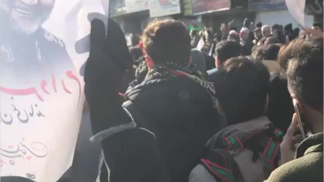 Stampede kills 32 at funeral for Iran general