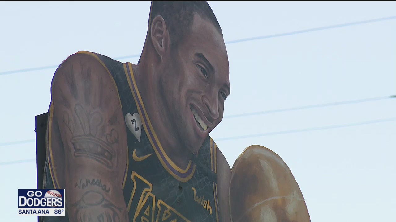 New hot spot for Lakers fans