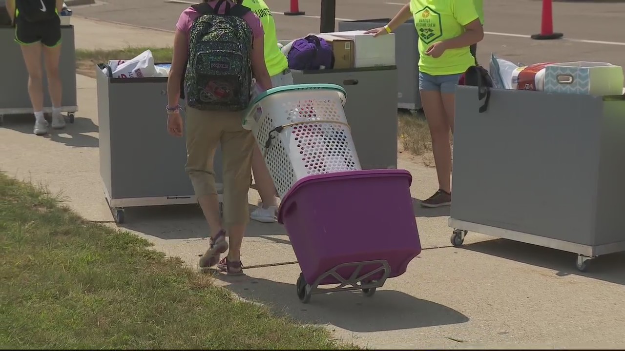Move-in day at Wayne State as another year of pandemic education resumes