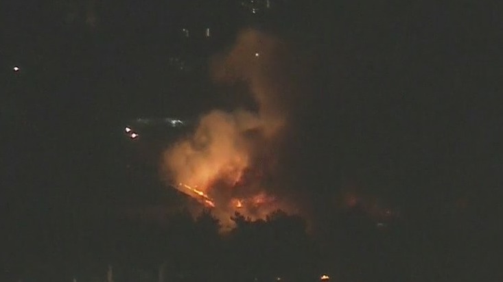 Polk Fire: Crews battling brush fire in Sylmar, no one hurt