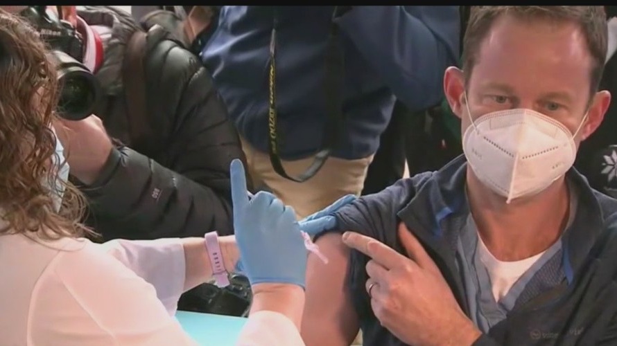 Cuomo expands COVID-19 vaccine eligibility