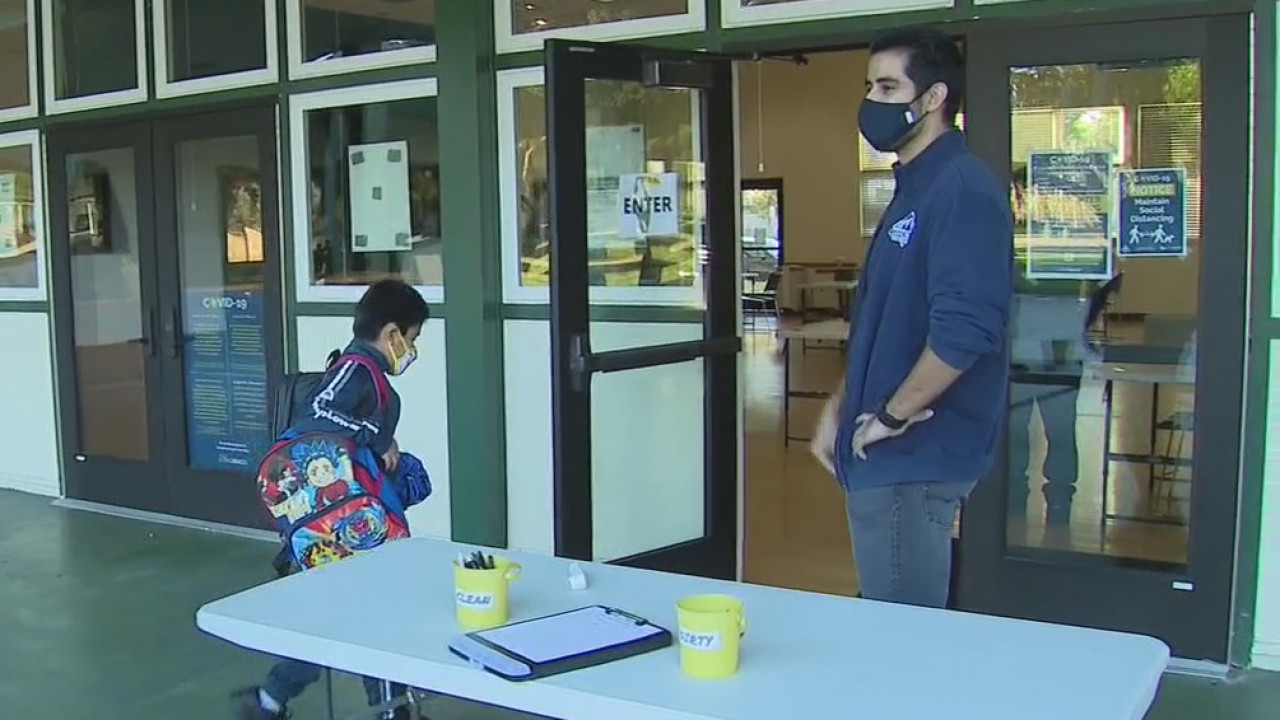 Long Beach opens four learning hubs at local parks to help students access internet