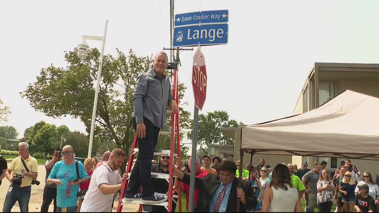 'Dave Coulier' Way officially revealed in St. Clair Shores