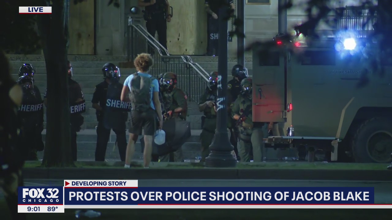 Kenosha protesters clash with police after shooting of Jacob Blake