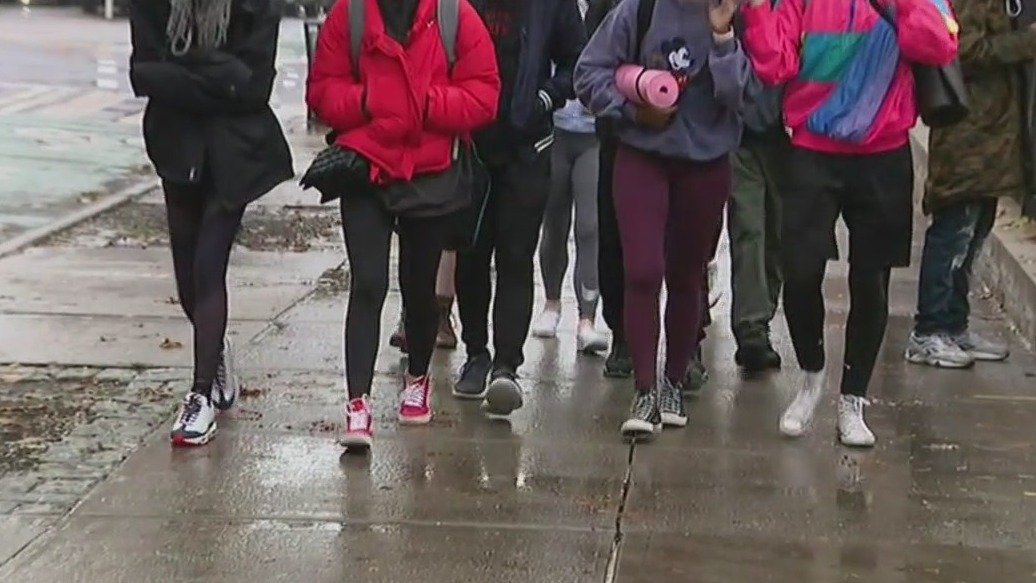More NYC students return to class