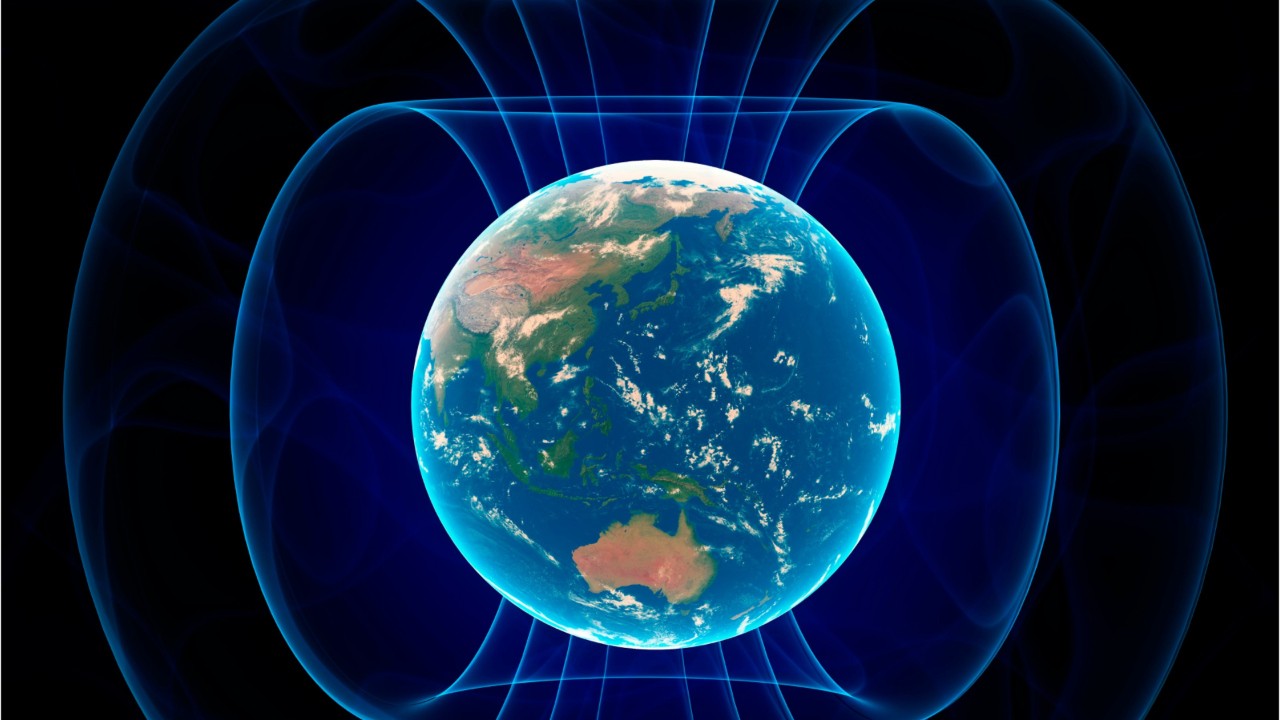 Earth’s magnetic north pole continues to move toward Russia