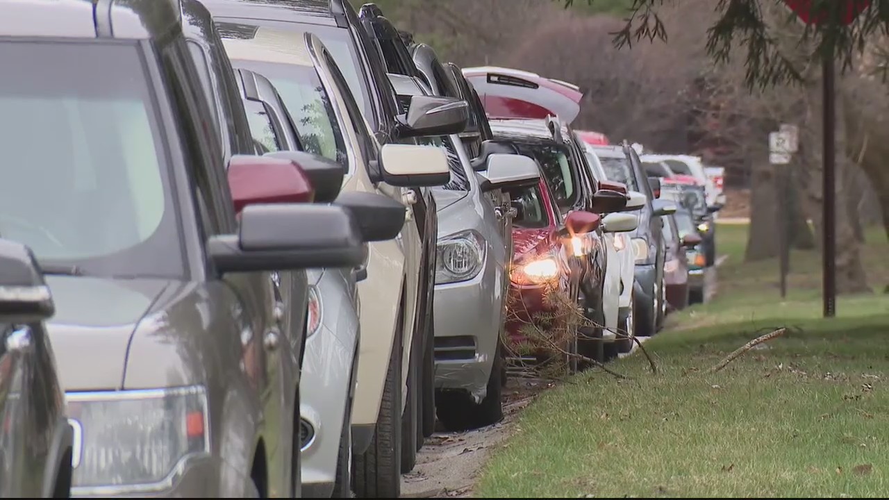 How Metro Detroit food banks are managing the surge in need