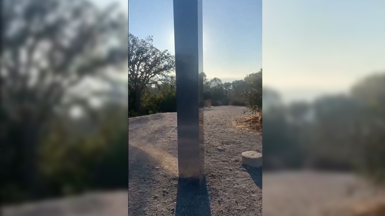 2020 video: Mysterious third monolith appears in California