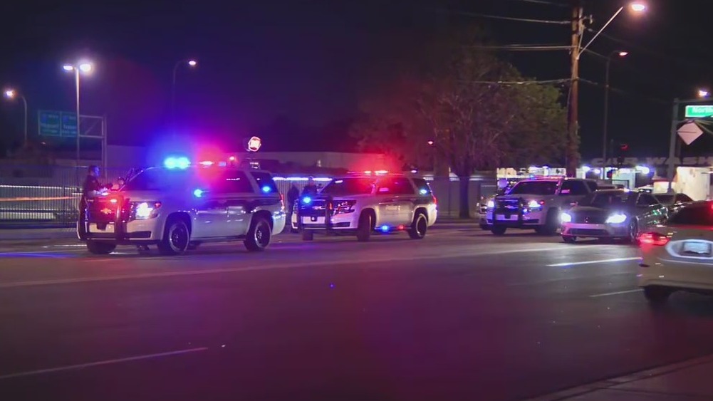 Woman seriously injured in Phoenix during attempted robbery, police say
