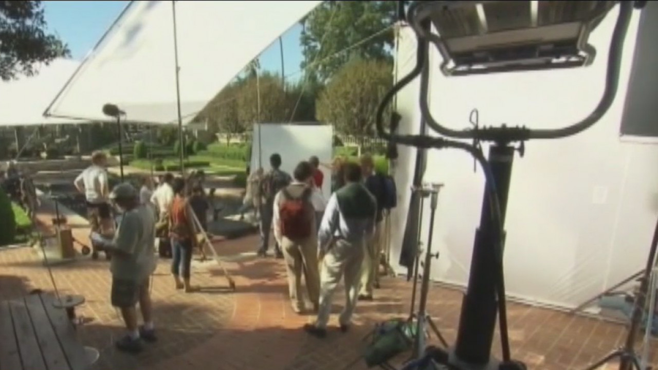 SAG-AFTRA calls for production hold due to COVID-19 surge