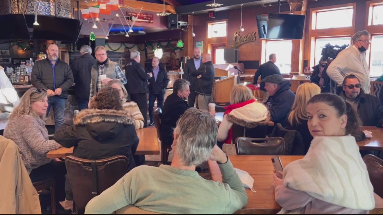 Macomb County bar, restaurant owners sue state over COVID-19 closures