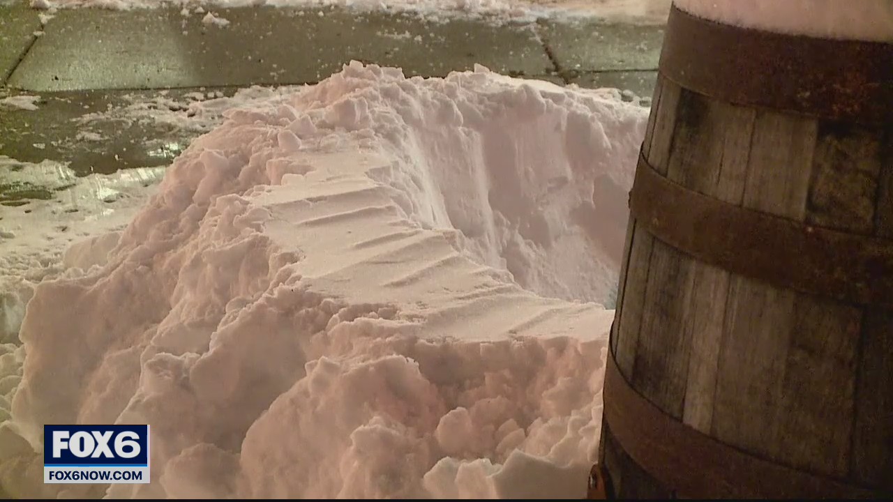 Milwaukee snow presents new outdoor dining challenges
