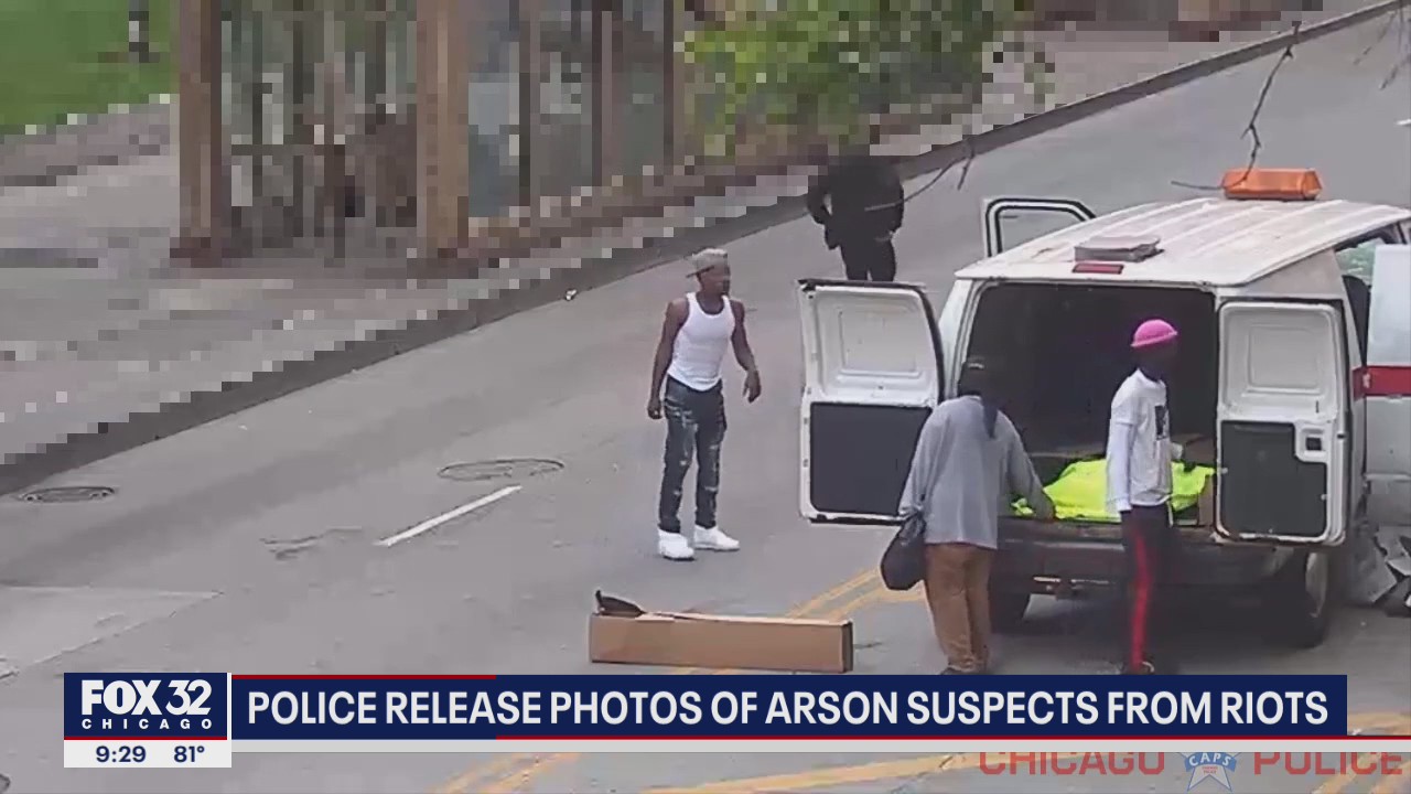 Suspects wanted in connection to arsons of Chicago businesses, police cars