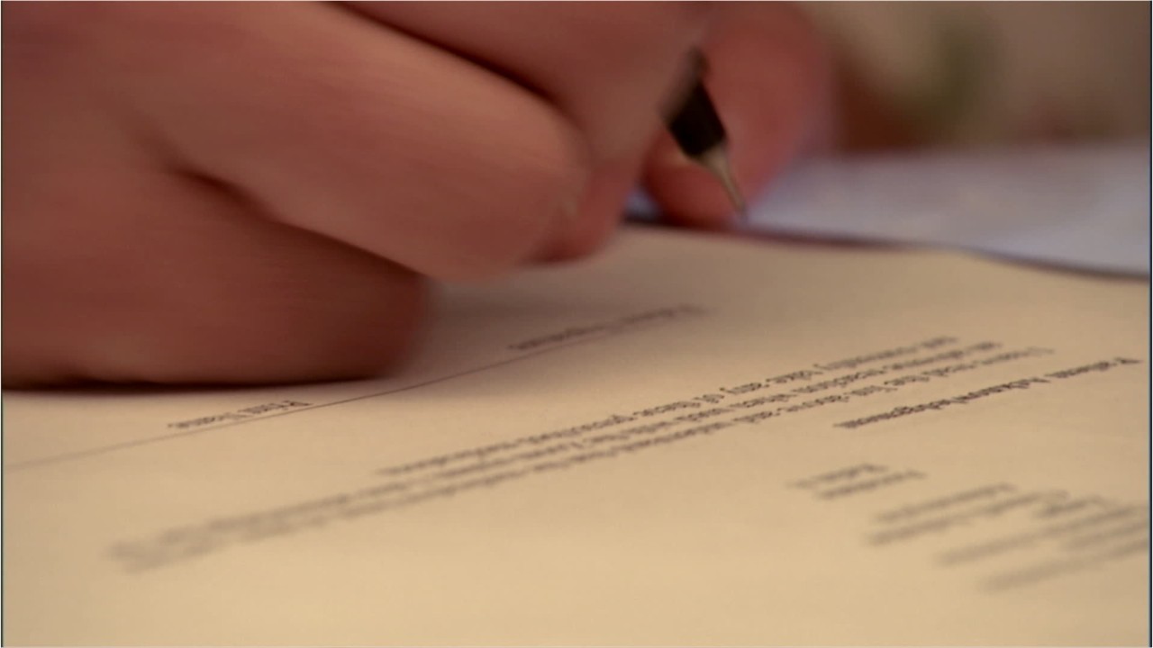 Abbreviating 2020 on official documents could make you an easy fraud target, police warn